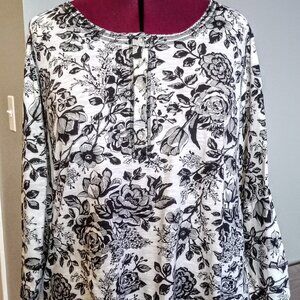 Avenue B&W Long-Sleeve Cotton Top with Topstitch